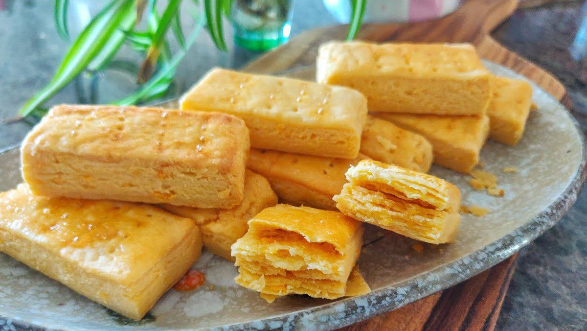 Salted Egg Puff Pastry