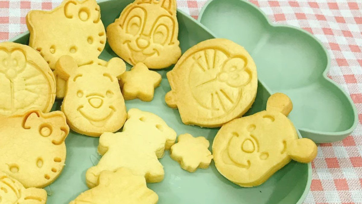 Animal-shaped cheese cookies