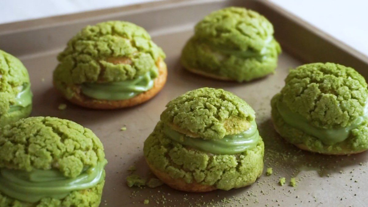 Green tea cream puffs with green tea filling