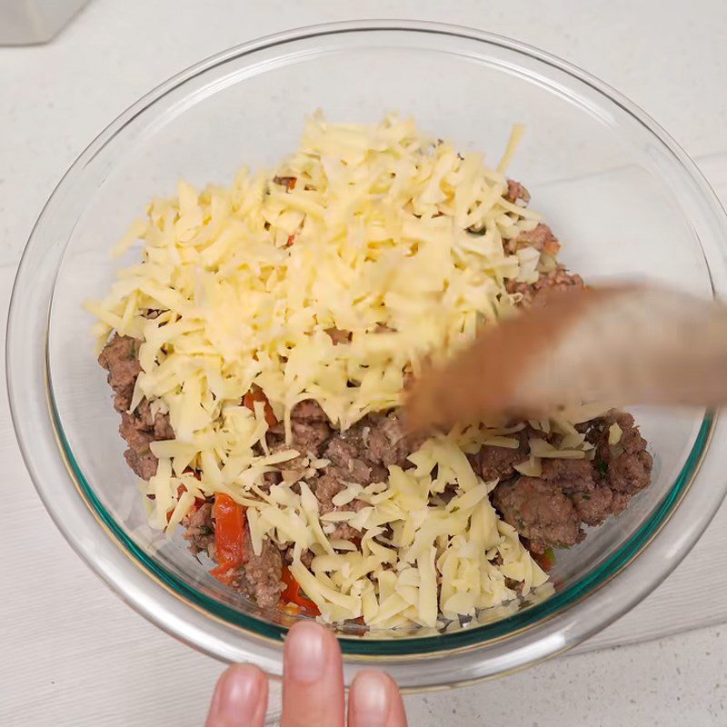 Step 3 Grate and mix cheese with minced beef Baguette with minced beef