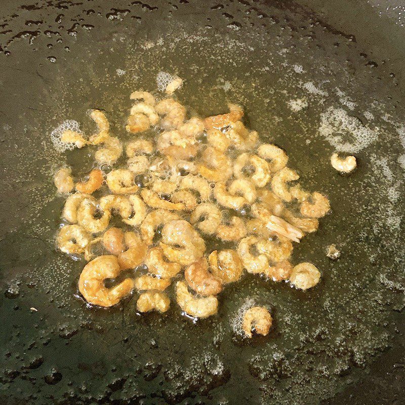 Step 3 Making fried corn with dried shrimp Fried corn with dried shrimp