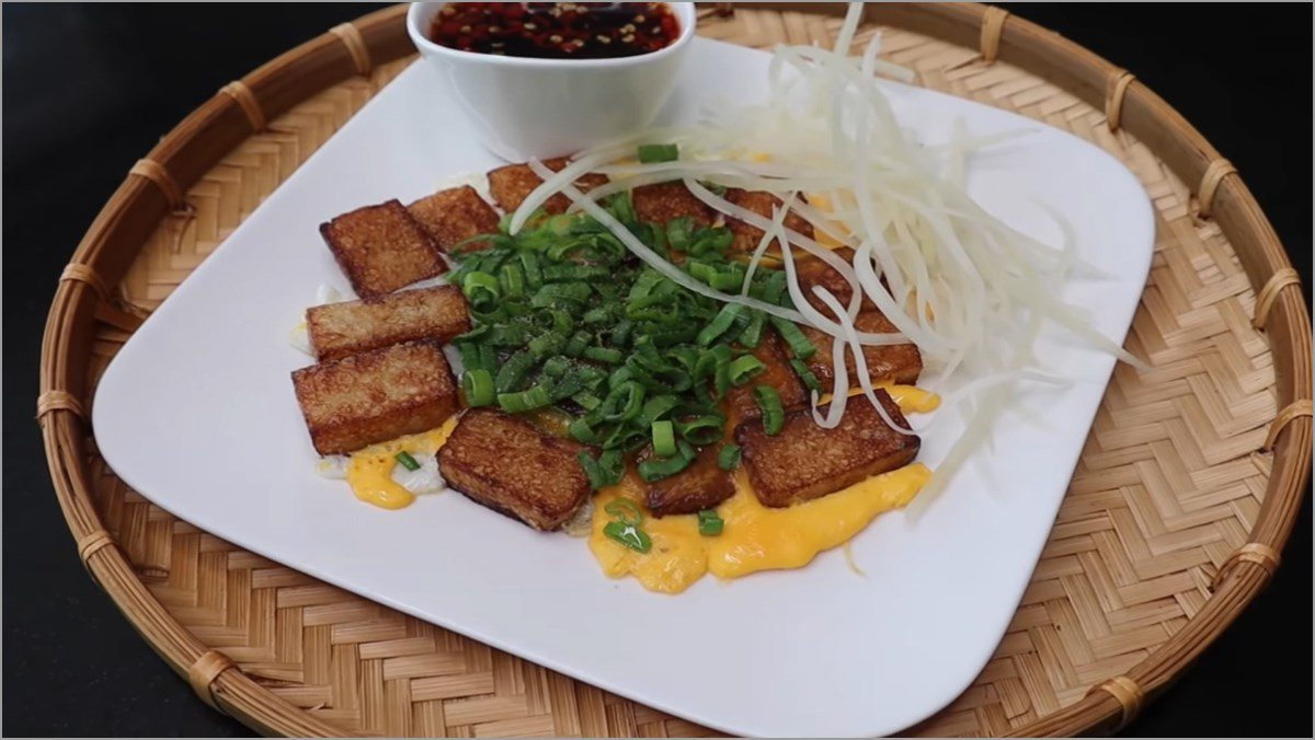 Fried dough made from glutinous rice flour