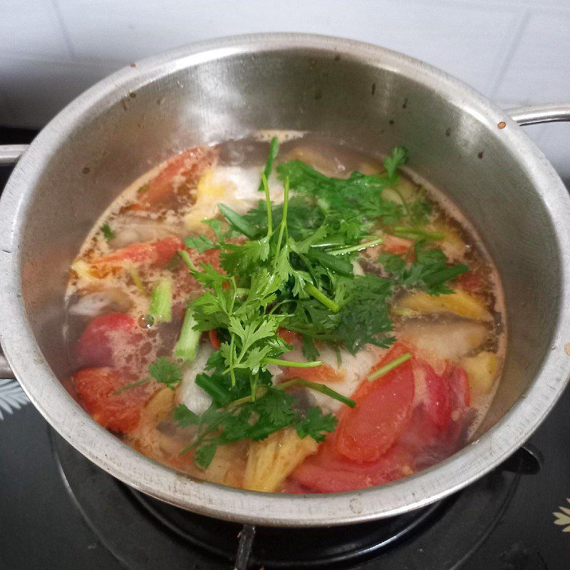 Step 3 Cooking Mackerel Soup (recipe shared by a user)