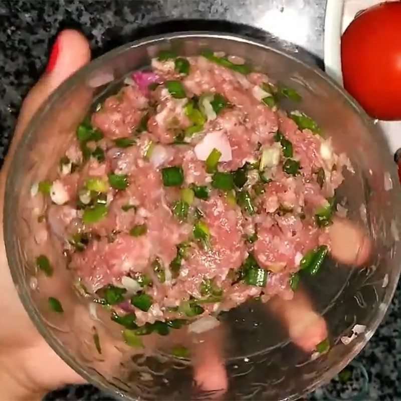 Step 1 Prepare the ingredients and marinate the meat Stuffed tomatoes steamed