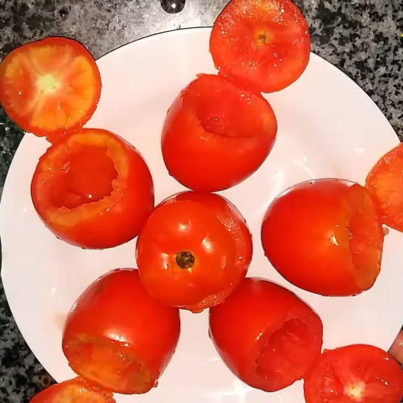 Step 2 Pre-processing tomatoes Stuffed steamed tomatoes