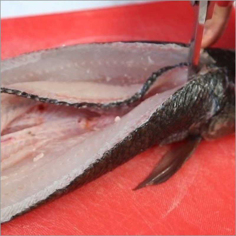 Step 1 Prepare snakehead fish Fried Snakehead Fish with Tamarind Sauce