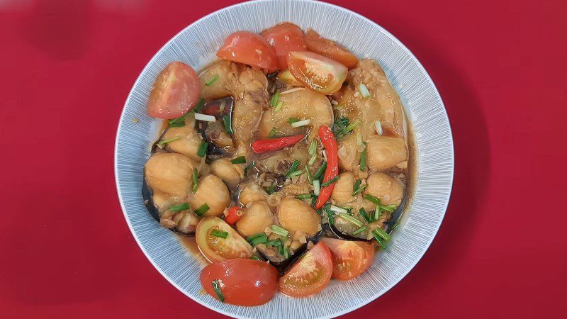 Catfish stew with tomatoes