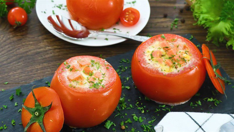 Steamed eggs with tomatoes