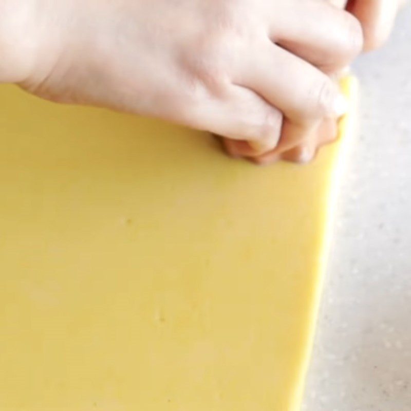 Step 3 Roll the dough and shape the animals for animal-shaped cookies using an air fryer