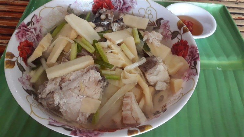 Sour bamboo shoot soup with snakehead fish