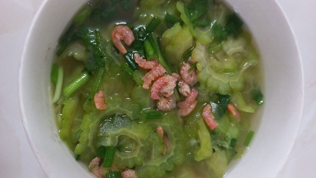 Bitter melon soup with dried shrimp (recipe shared by a user)