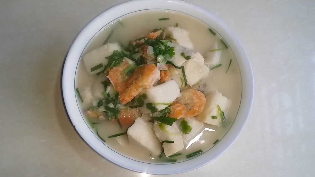 Taro soup with dried shrimp