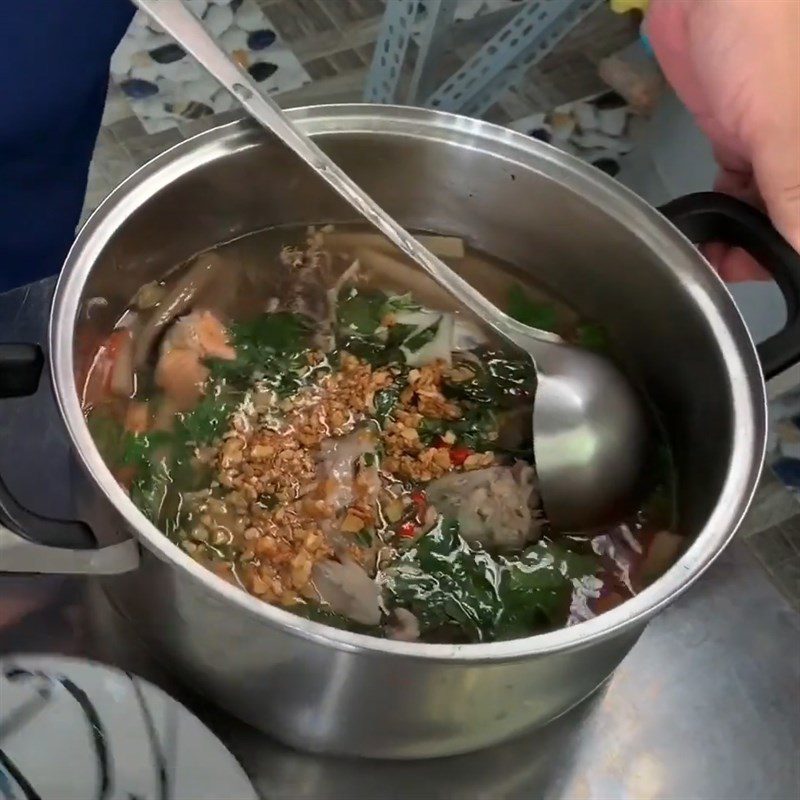 Step 3 Cooking sour water spinach soup