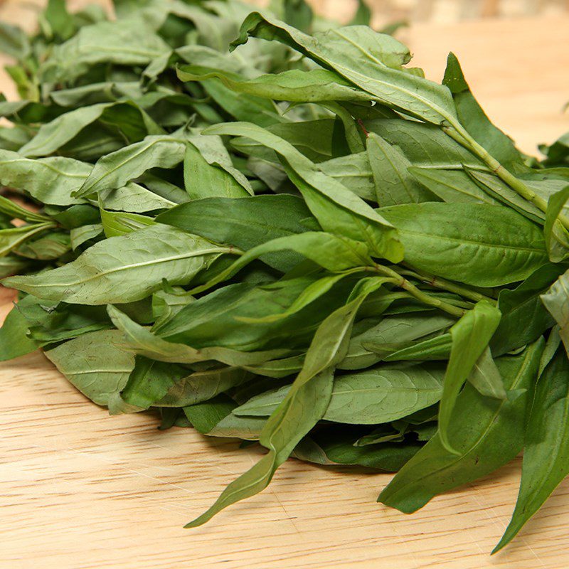 Step 2 Chop Vietnamese coriander Fertilized duck eggs stir-fried with satay