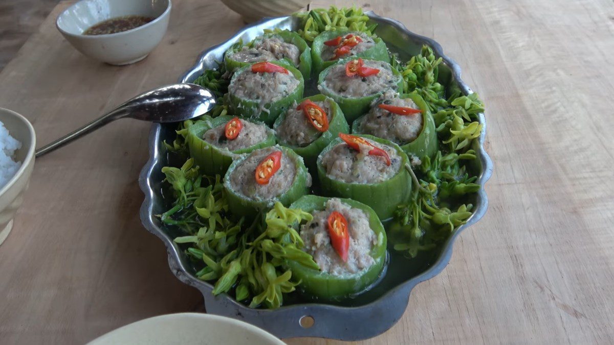 Steamed mackerel fish cake with gourd