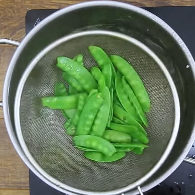 Step 4 Blanch the vegetables Mixed stir-fried vegetables