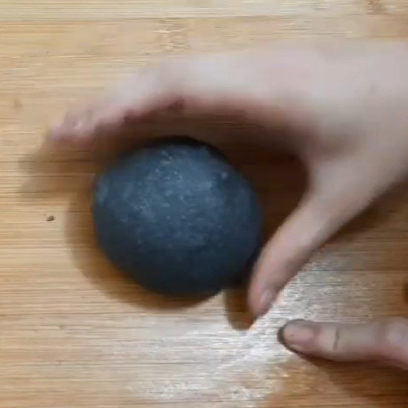 Step 3 Divide the dough and shape the Bamboo charcoal bread