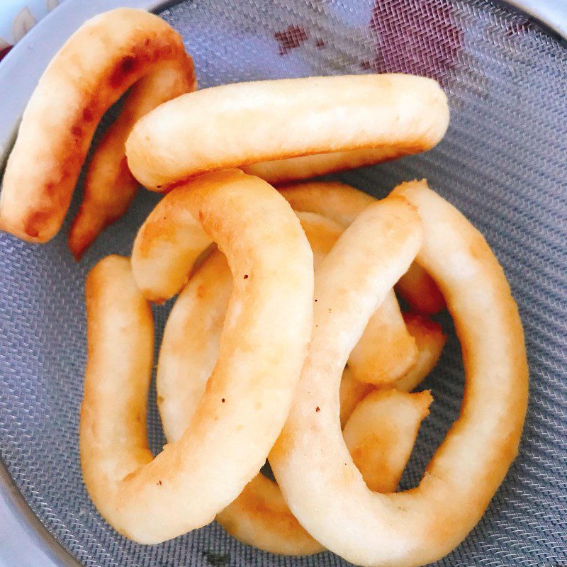 Step 3 Fry the donuts Sweet potato coconut milk donuts