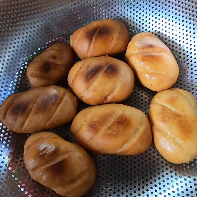 Step 5 Frying sake bread Sake bread