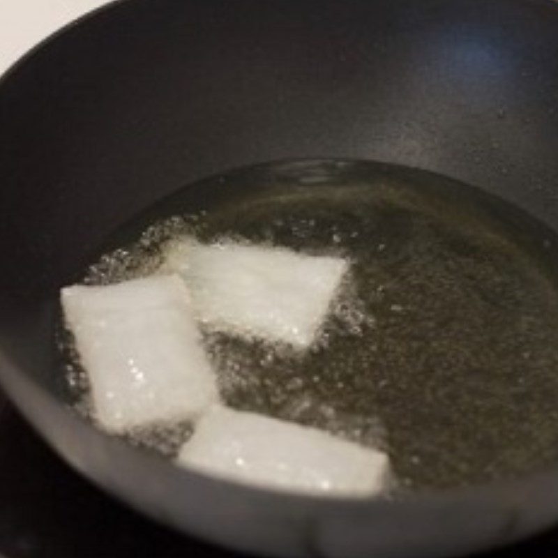 Step 3 Fry the noodles for Fried Egg Noodles