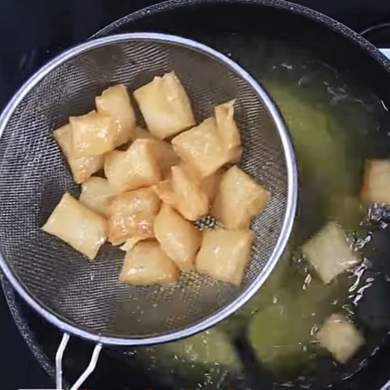 Step 2 Fry the pho for fried pho with chicken