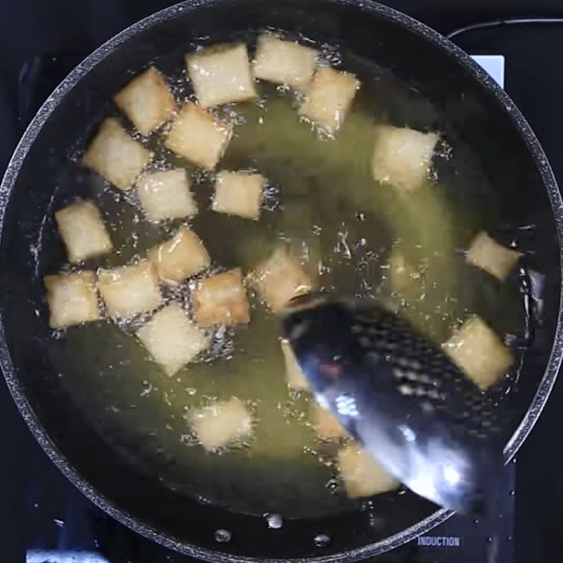 Step 2 Fry the pho for fried pho with chicken