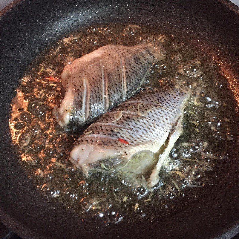 Step 3 Fried Fish Fried Tilapia with Lemongrass and Chili