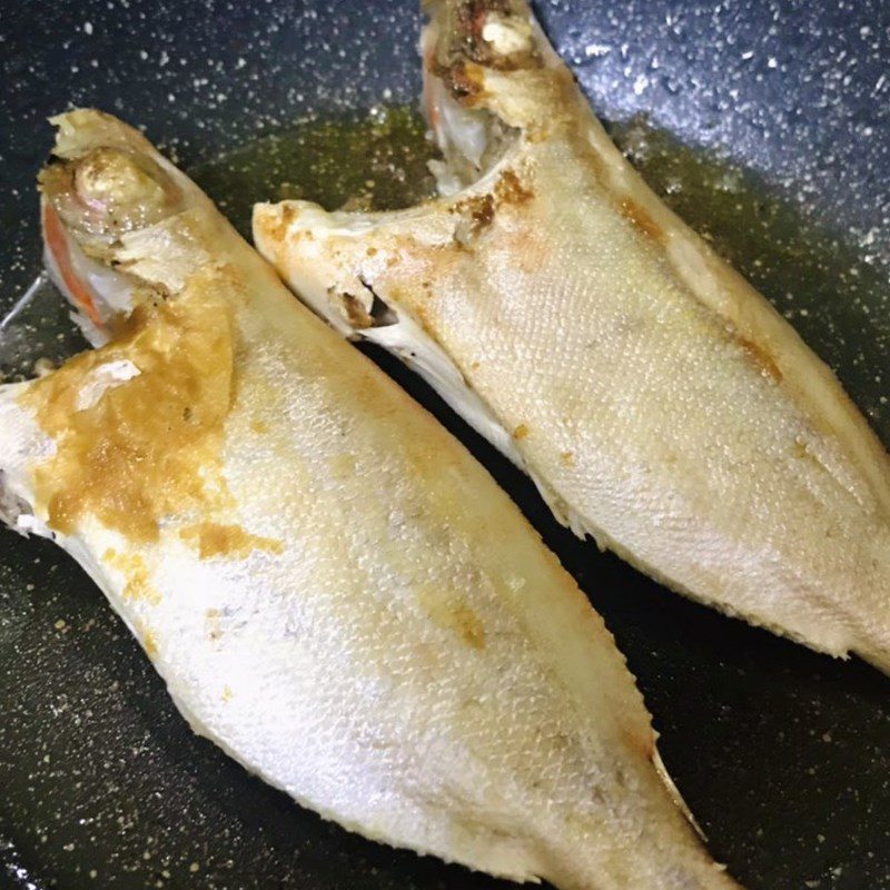 Step 2 Fried Fish Fried fish with tamarind dipping sauce