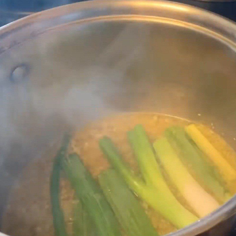 Step 3 Braised salmon with turmeric