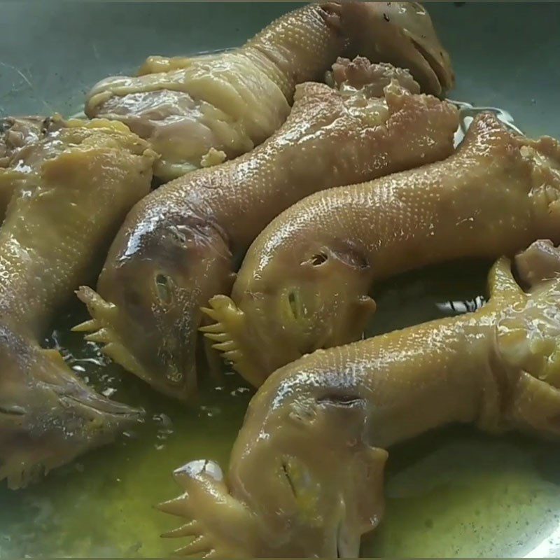 Step 3 Fried chicken neck Fried chicken neck with fish sauce