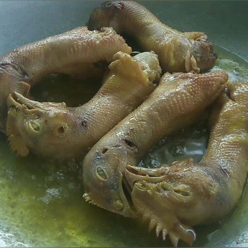 Step 3 Fried chicken neck Fried chicken neck with fish sauce