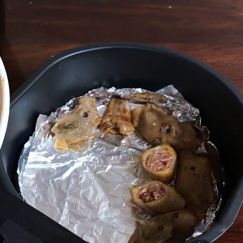 Step 3 Fry chicken neck Fried five-spice chicken neck using air fryer