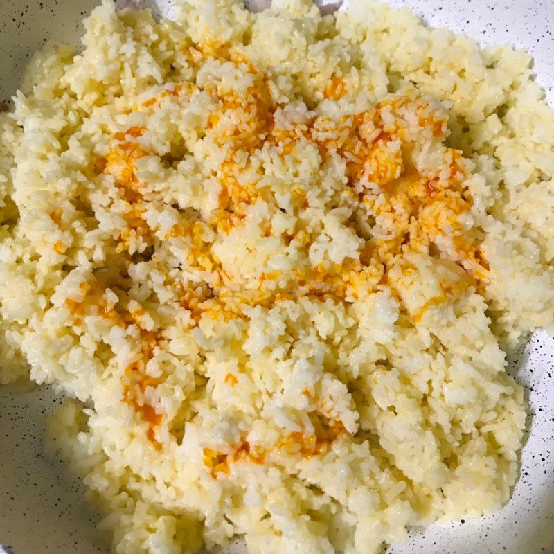 Step 2 Fry the rice for sausage fried rice