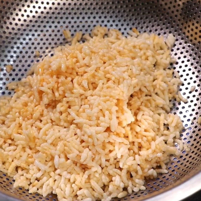 Step 2 Fry dry rice Fried salty fish rice