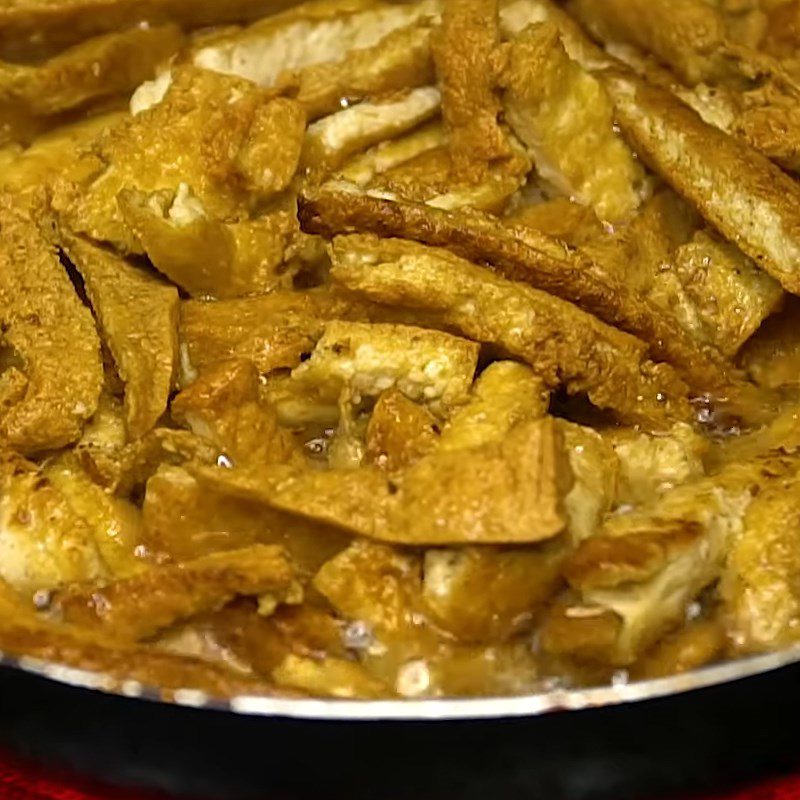 Step 4 Frying Tofu Vegetarian Noodles with Stir-fried Vegetables and Mushrooms