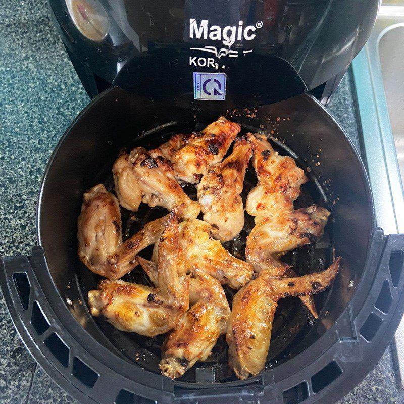 Step 3 Fry the chicken wings Fried chicken wings with fish sauce using an air fryer