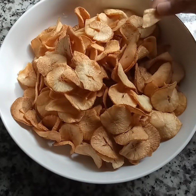 Step 2 Frying cassava Fried cassava