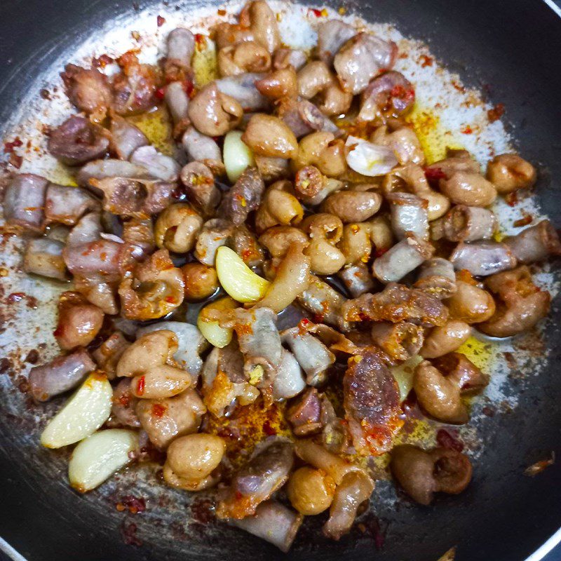 Step 4 Fried Pork Intestines Garlic Chili Fried Intestines