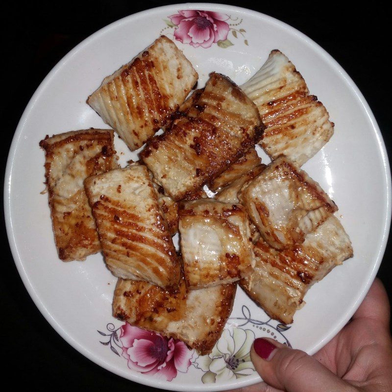 Step 2 Frying mackerel fillet with tomato sauce