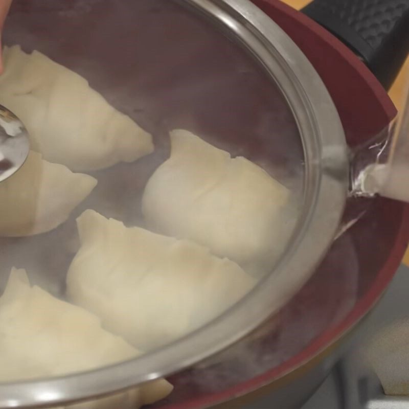 Step 2 Frying mandu Fried mandu