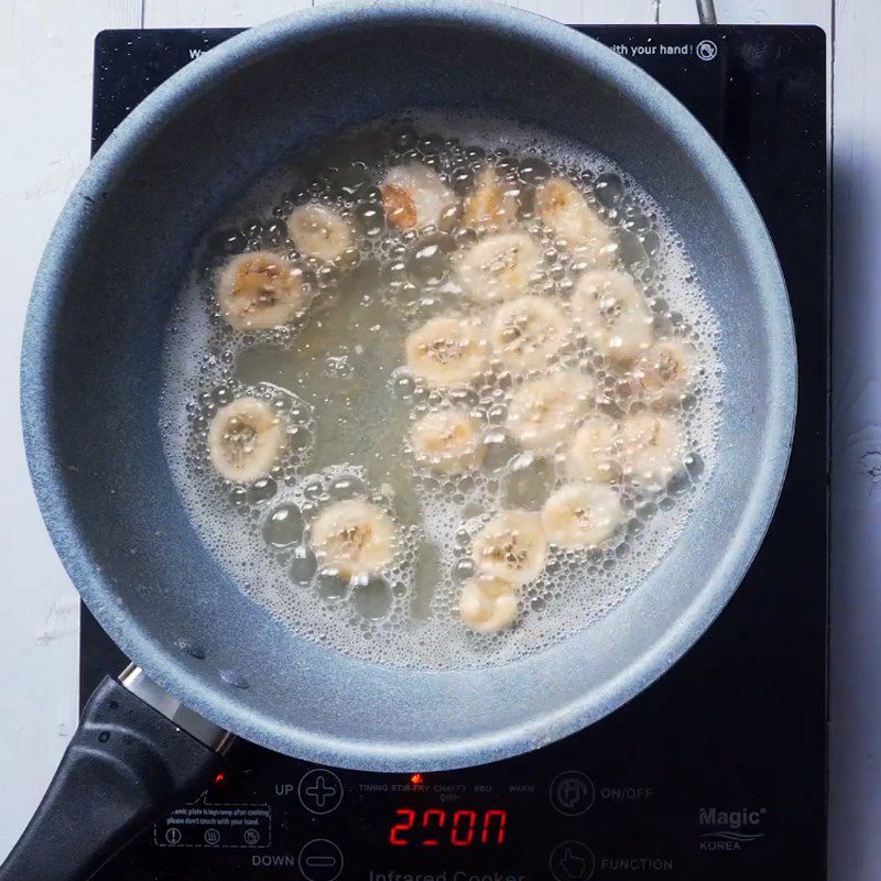 Step 2 Fry the squid Fried squid with salted egg