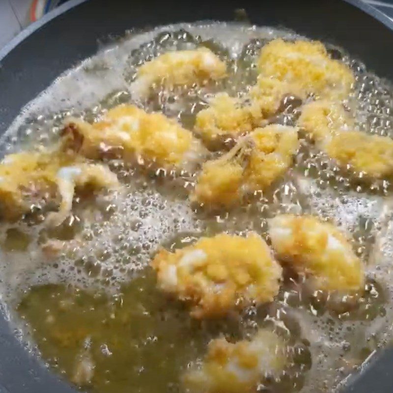 Step 3 Fry the squid Fried squid