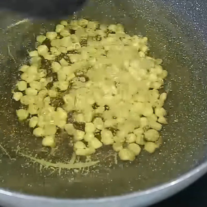 Step 2 Fry the corn Spicy Garlic Corn