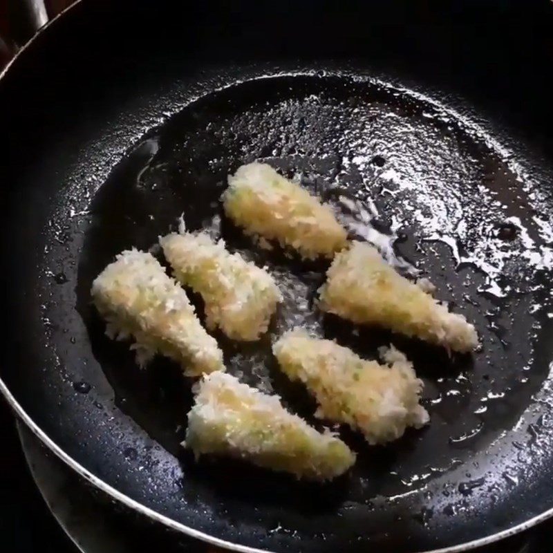 Step 3 Fry the Laughing Cow cheese in cornstarch