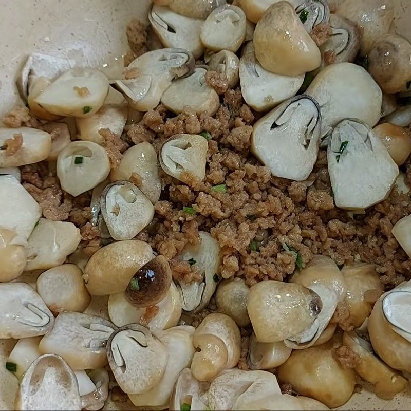 Step 3 Fry tofu skin and stir-fry the ingredients Minced meat porridge vegetarian