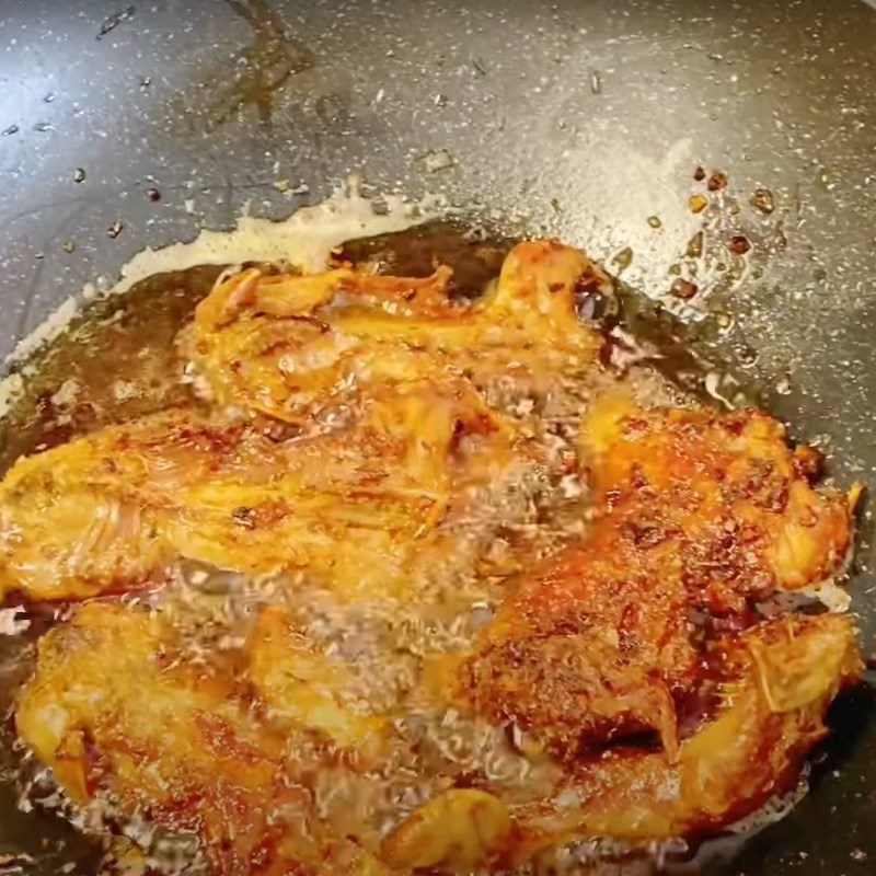 Step 3 Frying rat meat Fried rat meat with lemongrass and chili