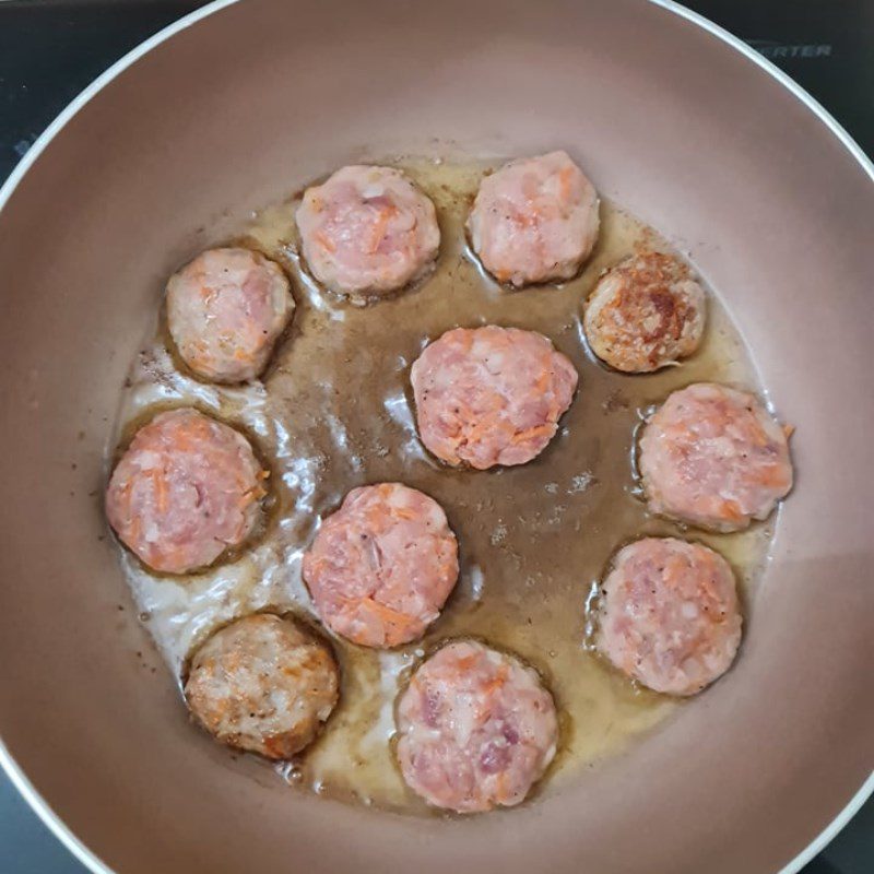 Step 2 Frying vegetable meatballs