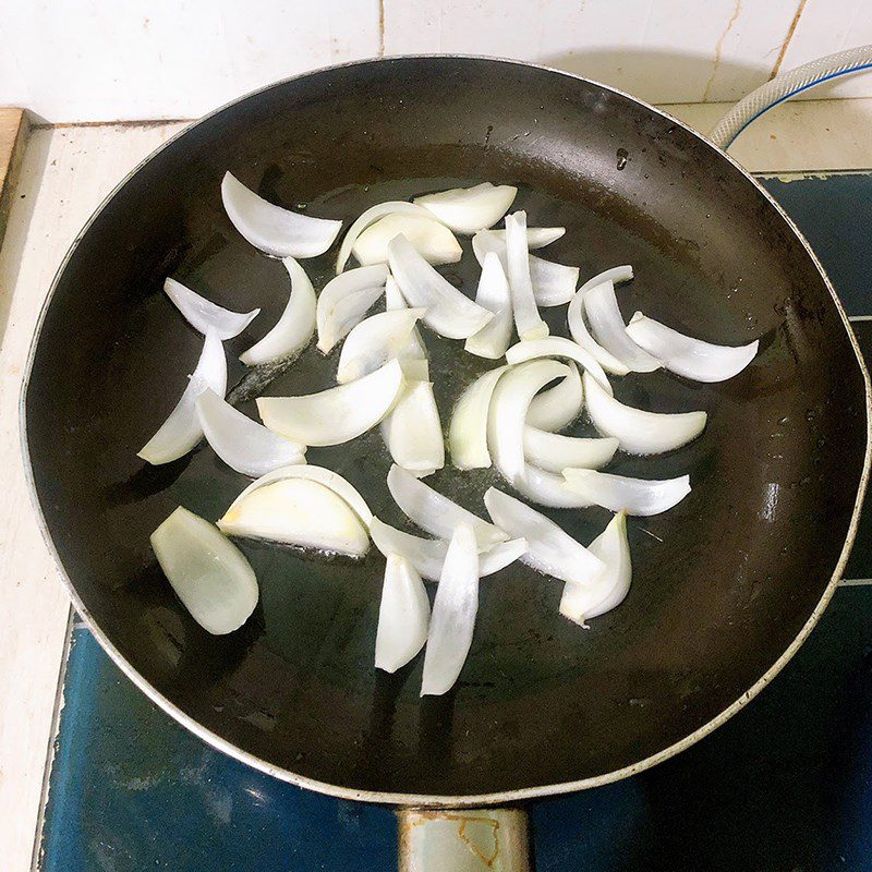 Step 4 Stir-fry vegetables and vermicelli Mixed stir-fried vermicelli