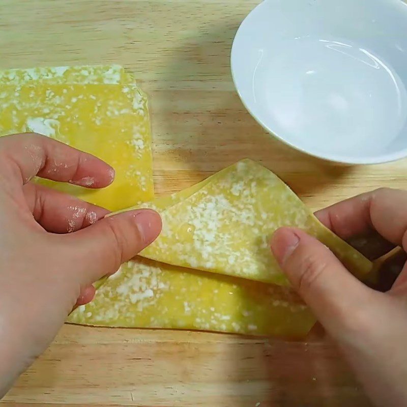 Step 5 Fry the wonton wrappers Vegetarian Nam Vang noodle