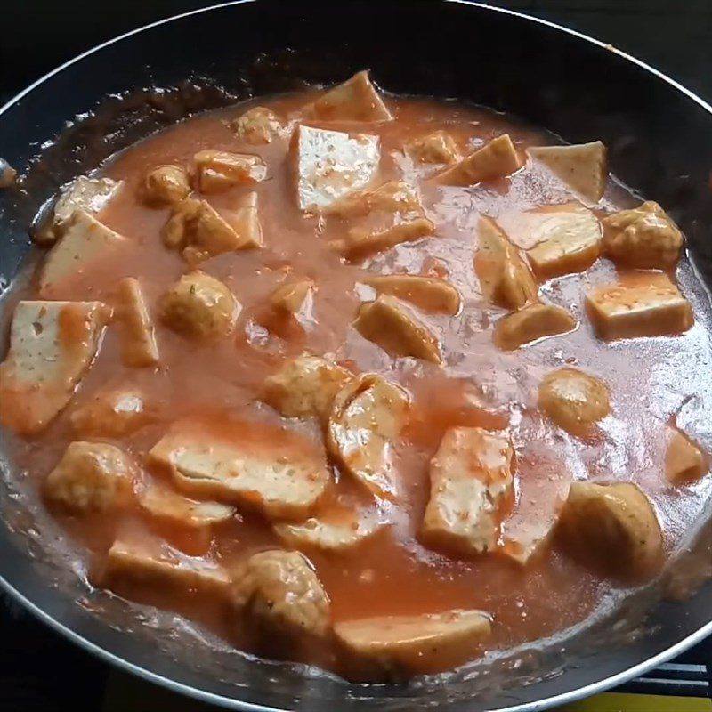 Step 4 Add pork sausage Tomato sauce with pork sausage